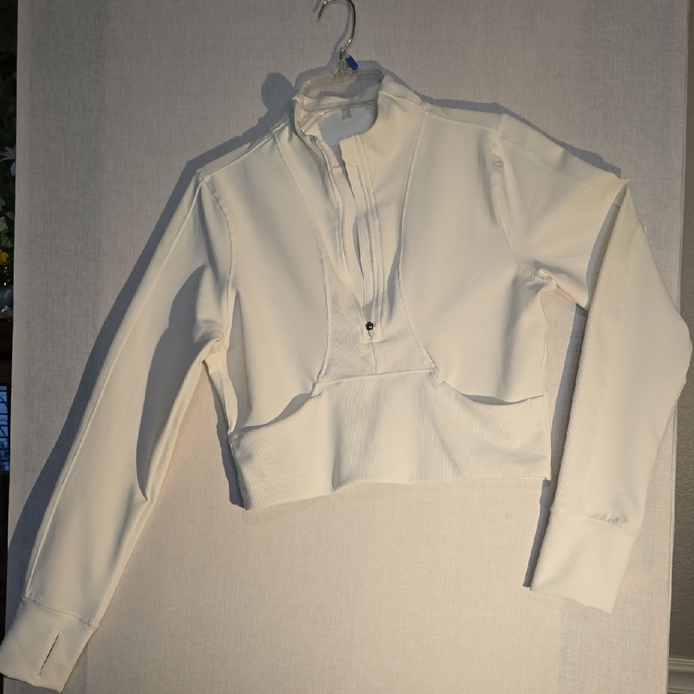 Women’s White Cropped Pullover Top